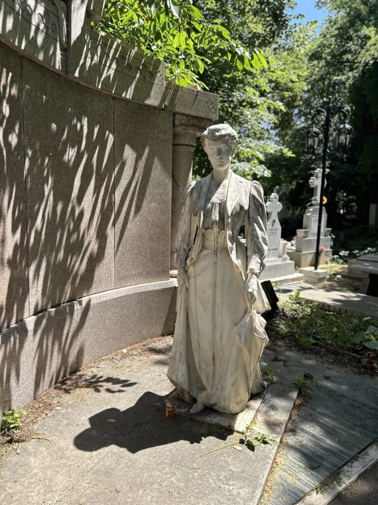 Bellu Cemetery Bucharest2