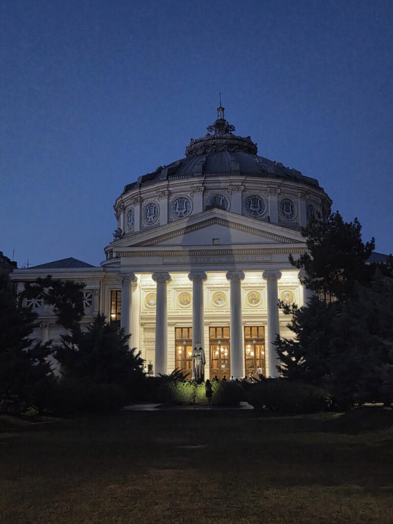 WALKABOUTFREE TOURS BCUHAREST_Twilight Bucharest (103)