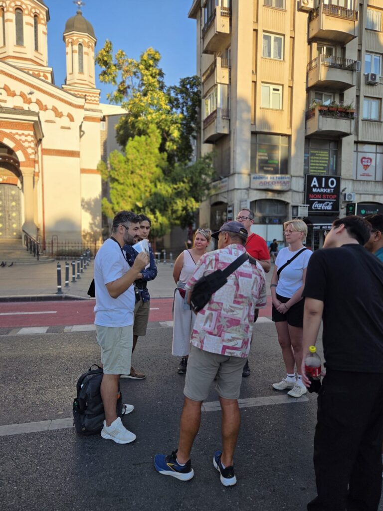 WALKABOUTFREE TOURS BCUHAREST_Twilight Bucharest (108)