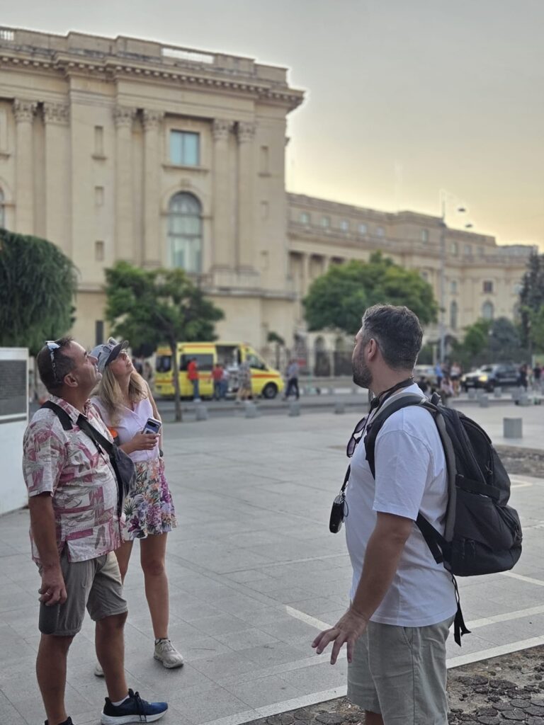 WALKABOUTFREE TOURS BCUHAREST_Twilight Bucharest (11)