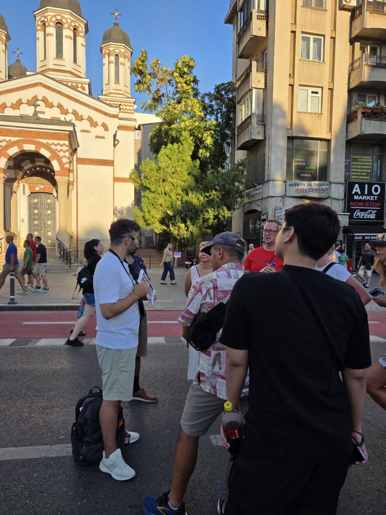 WALKABOUTFREE TOURS BCUHAREST_Twilight Bucharest (114)