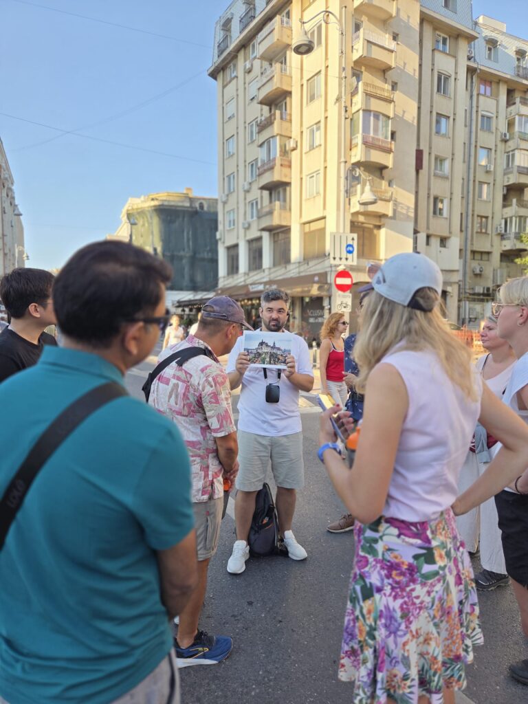 WALKABOUTFREE TOURS BCUHAREST_Twilight Bucharest (116)