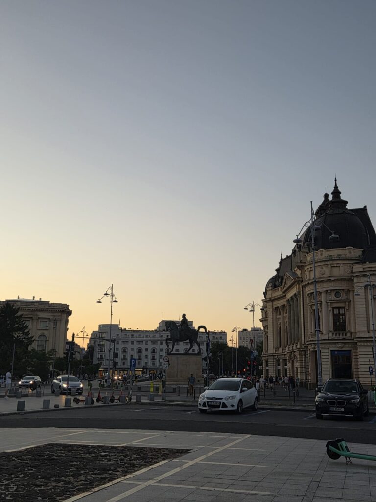 WALKABOUTFREE TOURS BCUHAREST_Twilight Bucharest (15)