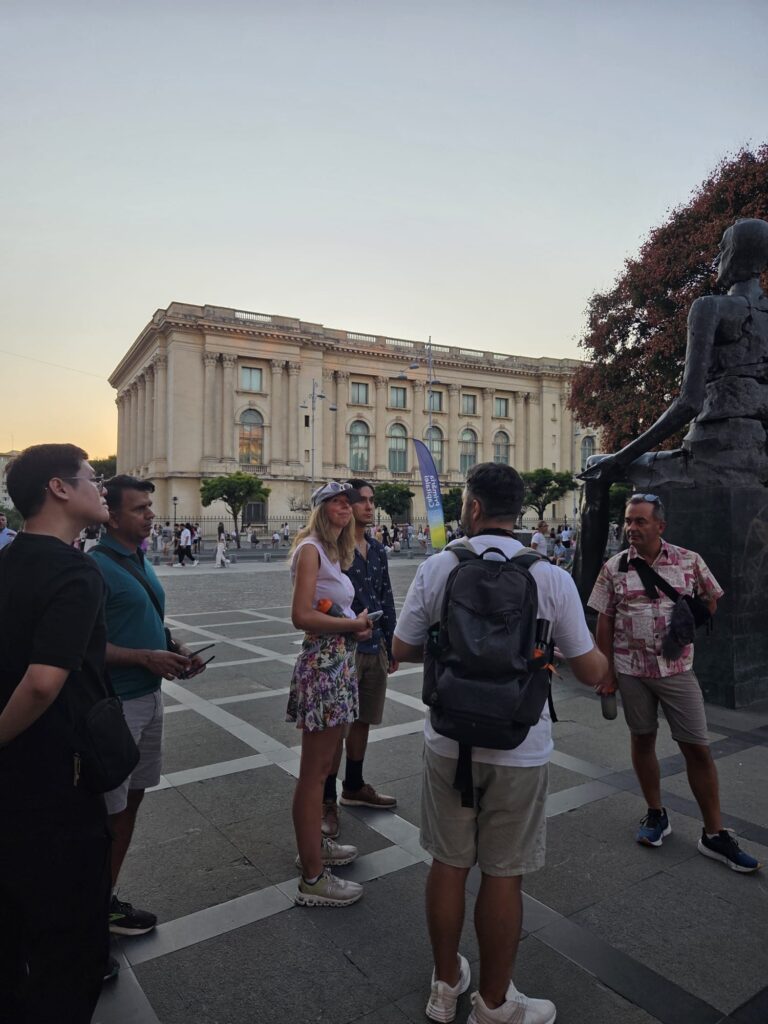 WALKABOUTFREE TOURS BCUHAREST_Twilight Bucharest (16)