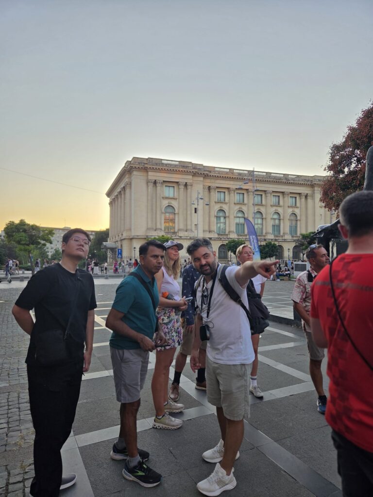WALKABOUTFREE TOURS BCUHAREST_Twilight Bucharest (17)