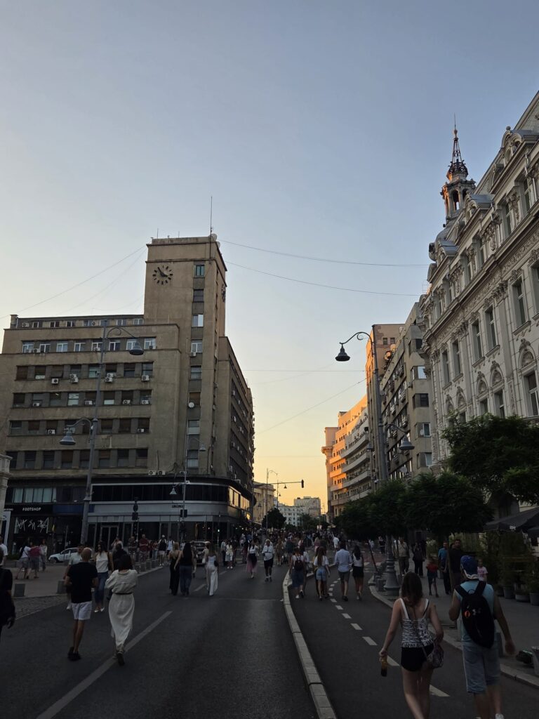 WALKABOUTFREE TOURS BCUHAREST_Twilight Bucharest (29)