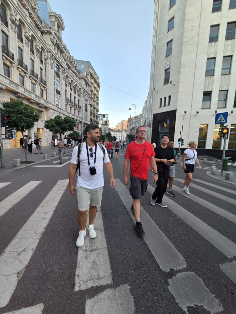 WALKABOUTFREE TOURS BCUHAREST_Twilight Bucharest (32)
