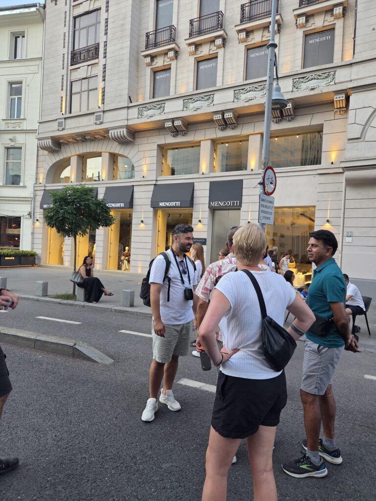 WALKABOUTFREE TOURS BCUHAREST_Twilight Bucharest (33)