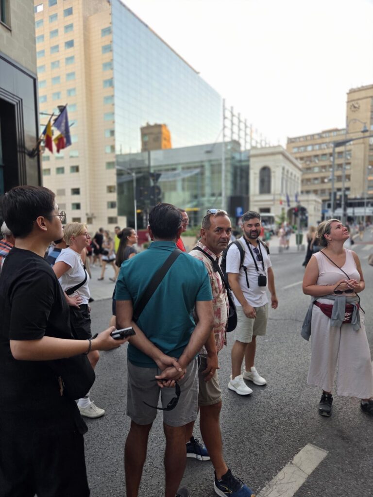WALKABOUTFREE TOURS BCUHAREST_Twilight Bucharest (36)