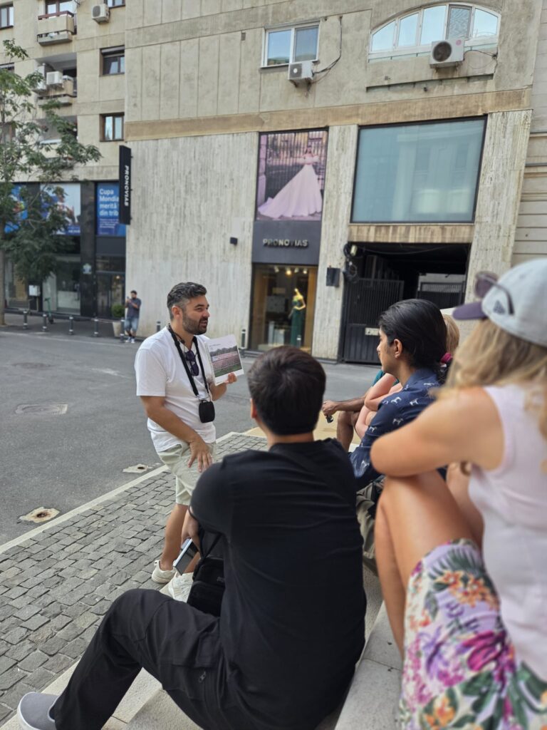 WALKABOUTFREE TOURS BCUHAREST_Twilight Bucharest (38)