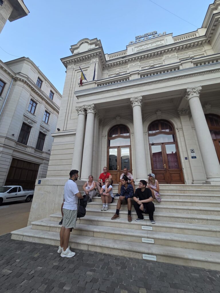 WALKABOUTFREE TOURS BCUHAREST_Twilight Bucharest (53)