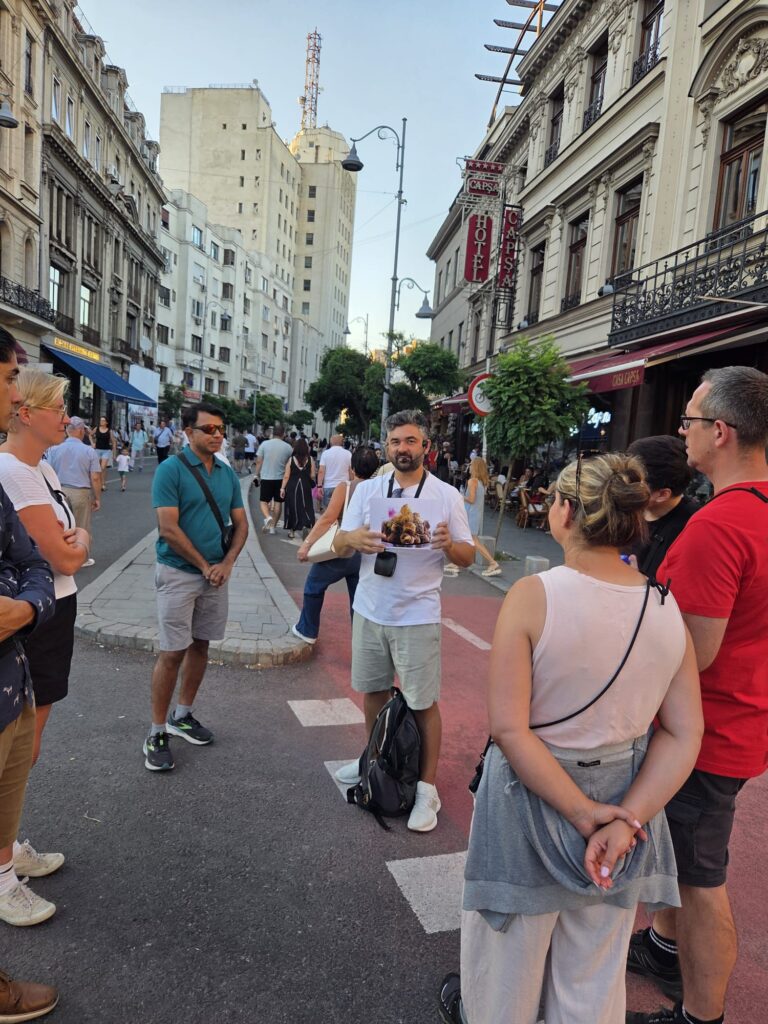 WALKABOUTFREE TOURS BCUHAREST_Twilight Bucharest (58)