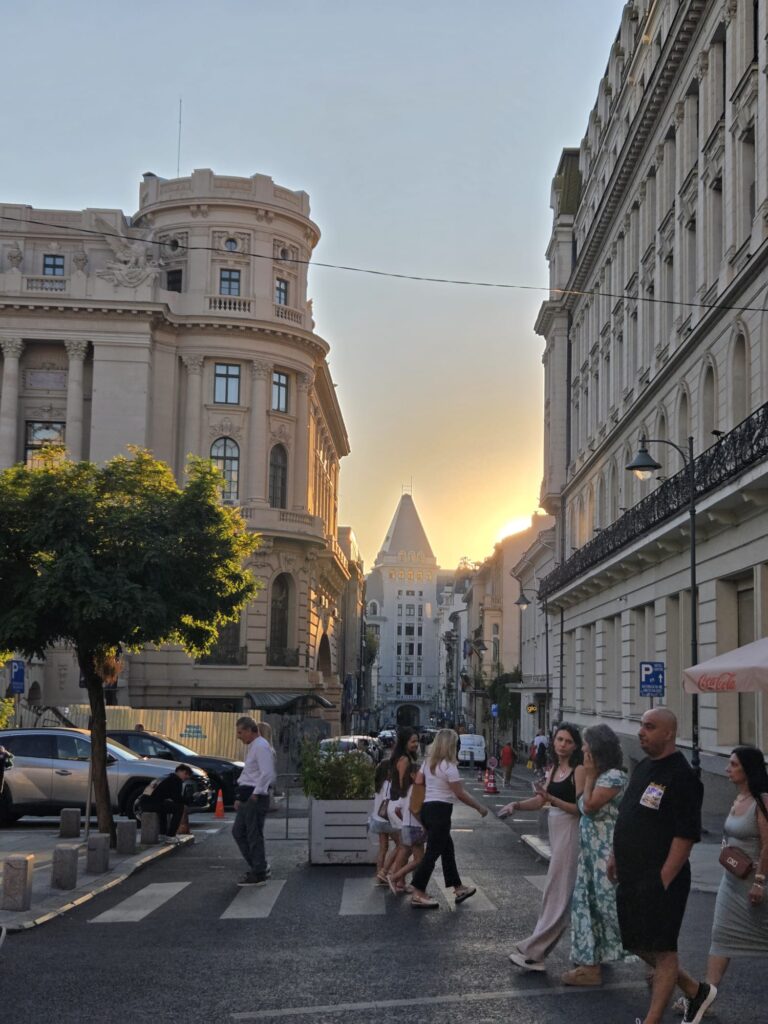 WALKABOUTFREE TOURS BCUHAREST_Twilight Bucharest (63)