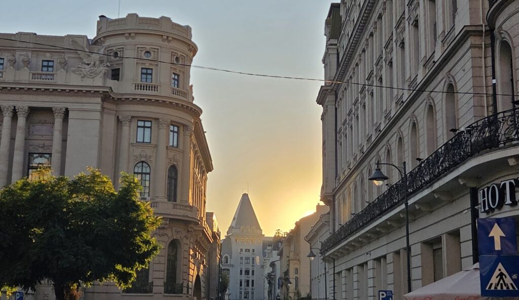 WALKABOUTFREE TOURS BCUHAREST_Twilight Bucharest (65)