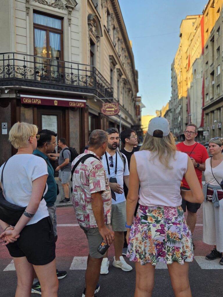 WALKABOUTFREE TOURS BCUHAREST_Twilight Bucharest (66)