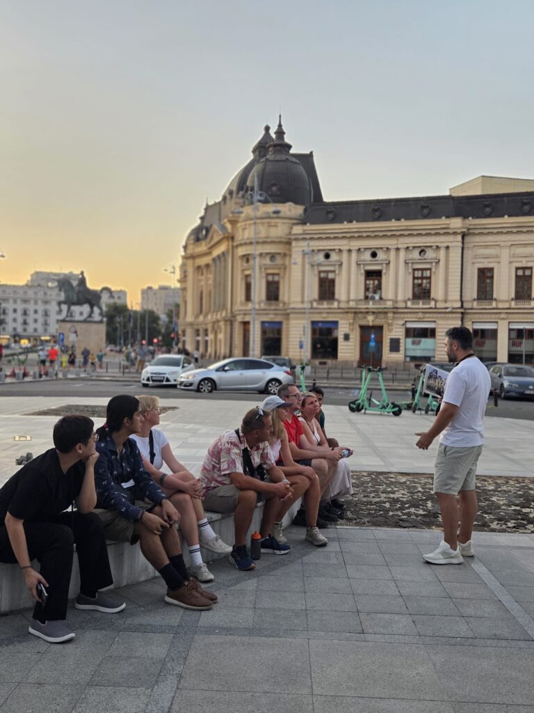 WALKABOUTFREE TOURS BCUHAREST_Twilight Bucharest (9)